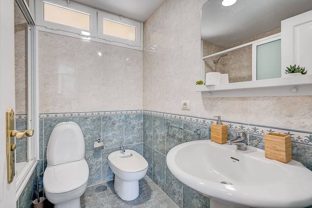Foto 7 von 15: Winter Gardens, Golf del Sur, 2 Bedrooms 2 Bathrooms apartment with terraze