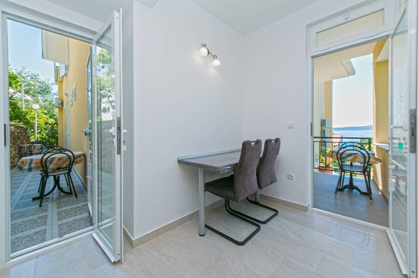 Foto 10 von 21: 1-Zimmer-Ferienwohnung mit Balkon und Meerblick Brela, Makarska A-2717-d