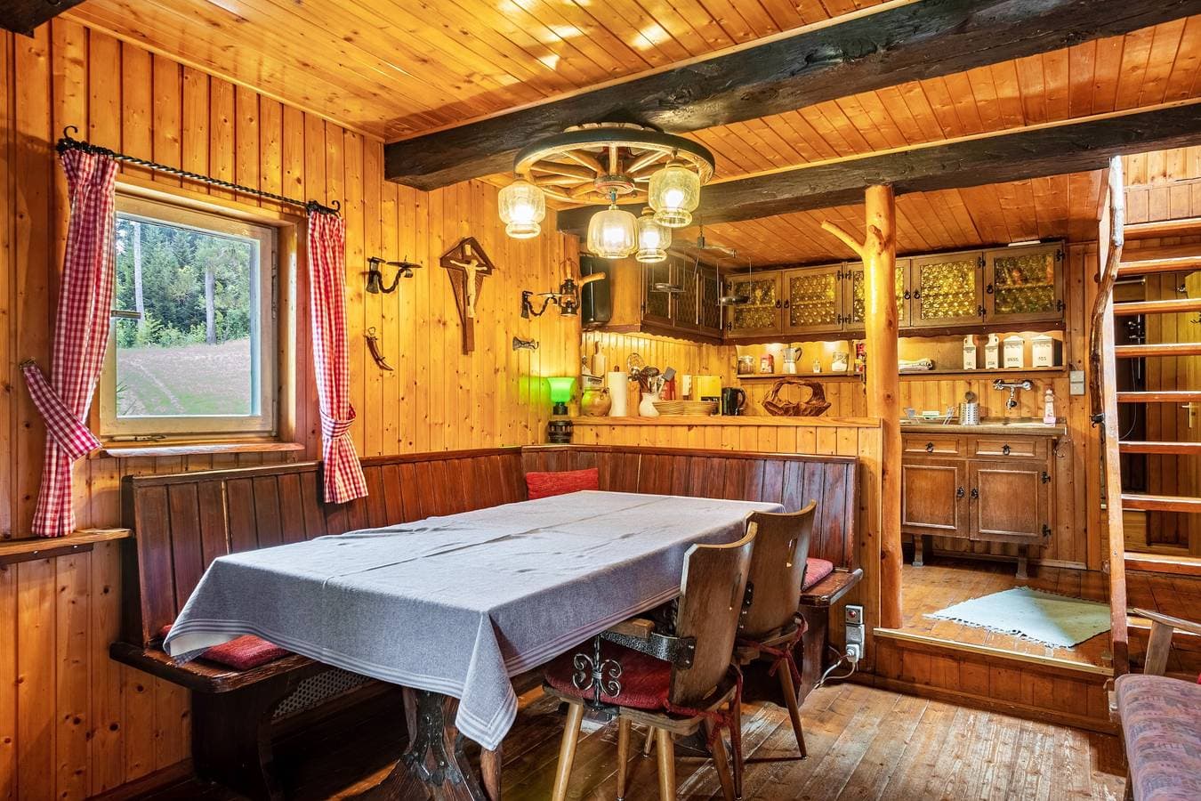 Foto 11 von 36: Ferienhaus 'Mühle-am-Wolfsgrund' mit Bergblick, Privater Terrasse und Privatem Garten