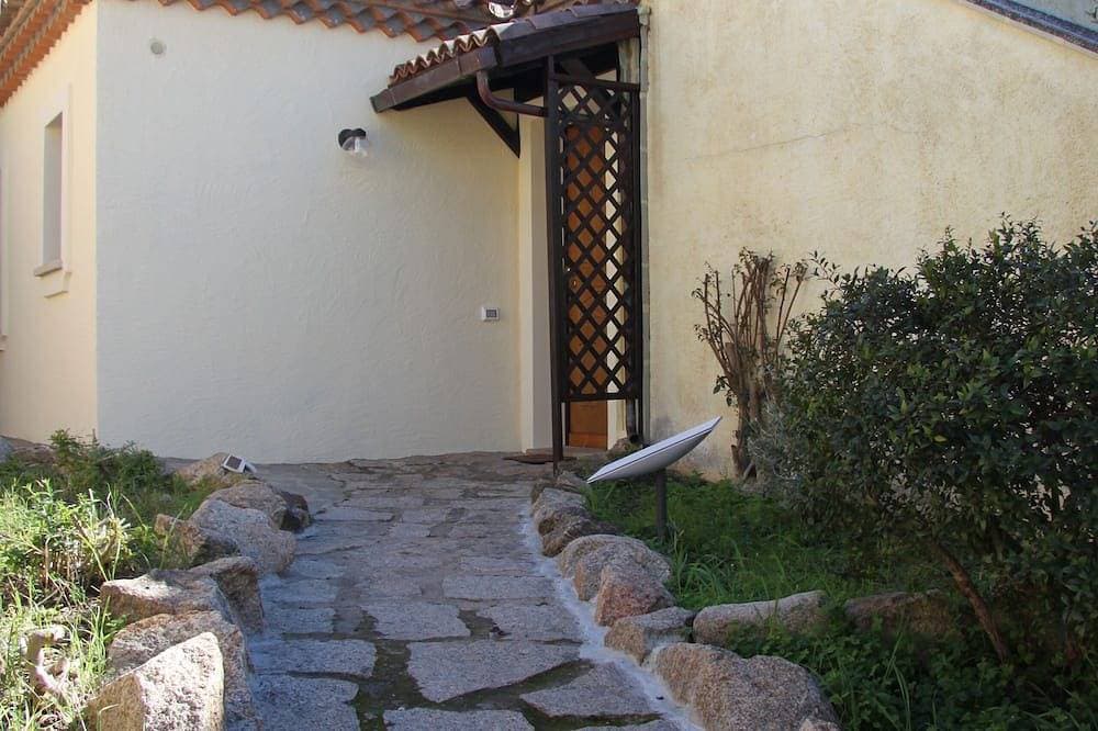 Foto 13 von 30: La Terrazza Del Faro - Stunning 1 bedroom flat 600m from the beach
