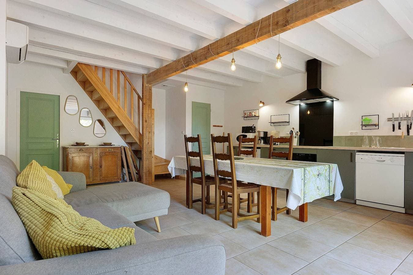 Foto 6 von 33: Ferienhaus 'Les Cyprès Piscine Partagée' mit Bergblick, WLAN und Klimaanlage