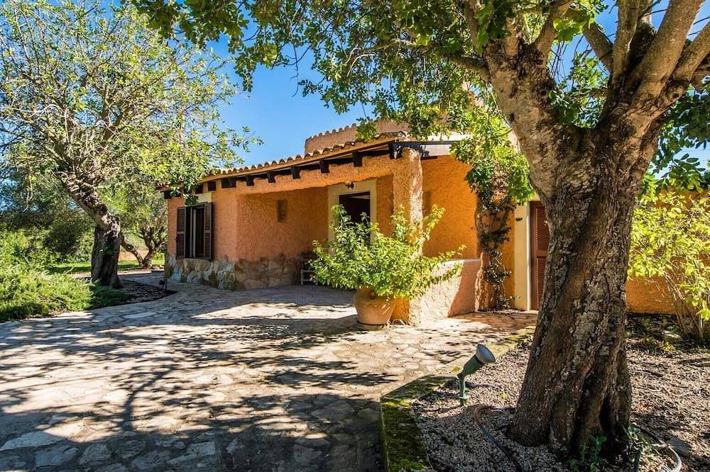 Foto 8 von 15: Finca Ferragut - Wunderschöne mallorquinische Finca mit Pool (Haupthaus)
