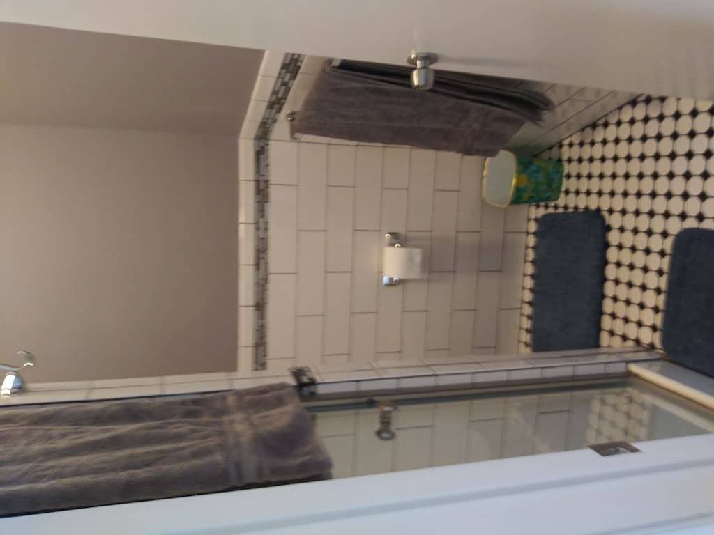 Foto 2 von 12: Grand Lake Studio Vollmöbliert Grosser Wert & Lage Apt # 3
