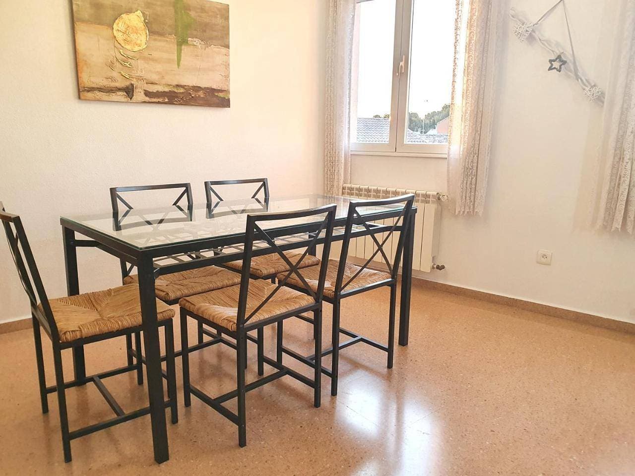 Foto 10 von 25: Two-Bedroom Apartment