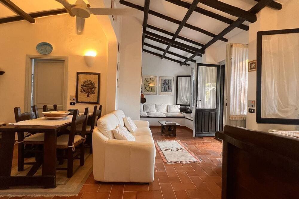 Foto 12 von 24: Schönes alleinstehendes Ferienhaus mit Klimaanlage,  W-Lan, Pool, TV und Panoramablick