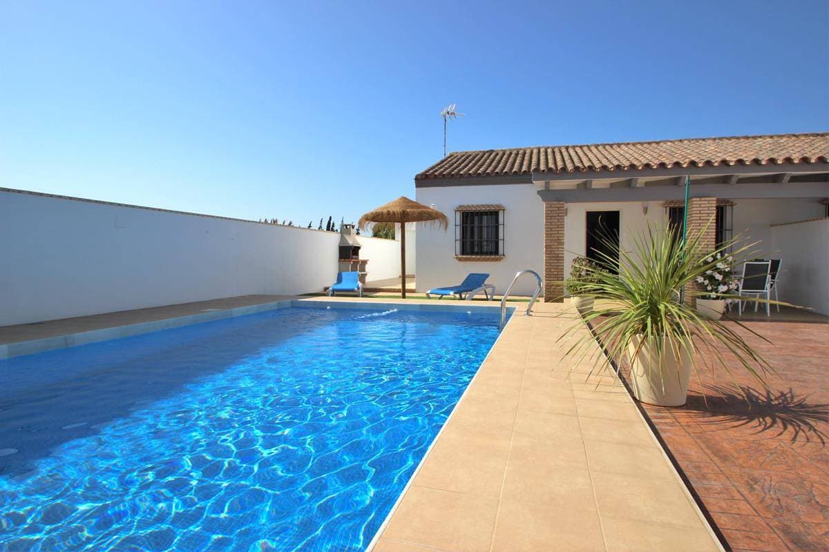 Foto 2 von 14: Großer Privatpool, neu und modern, kompletter Sichtschutz - Casa Manoli -