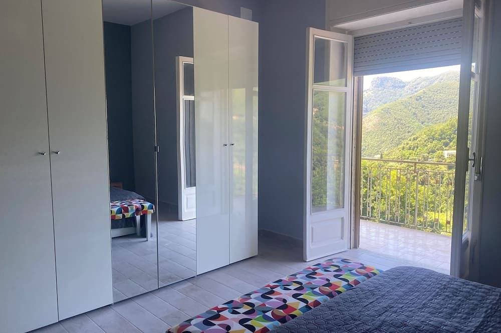Foto 5 von 23: A pop suite in the blue of the Coast in the beautiful setting of the Lattari Mountains
