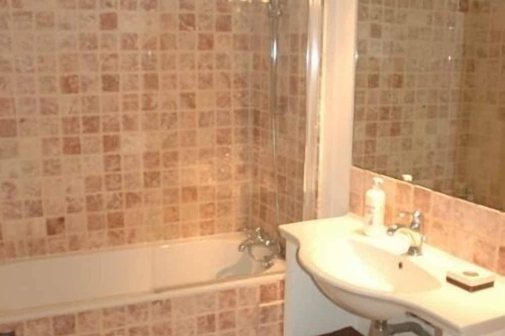 Foto 7 von 28: Renoviertes Dorfhaus am Hang gelegen mit Privatpool & toller Aussicht