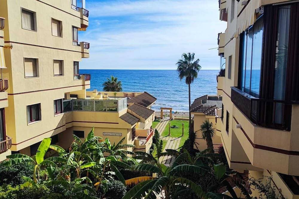 Foto 13 von 30: Strandwohnung in erster Linie mit Pool & Parkplatz – Lubina del Sol