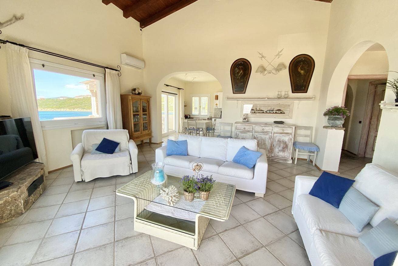 Foto 7 von 25: Ginestra Apartment. Three-room apartment, sleeps 6, on the ground floor with sea view.