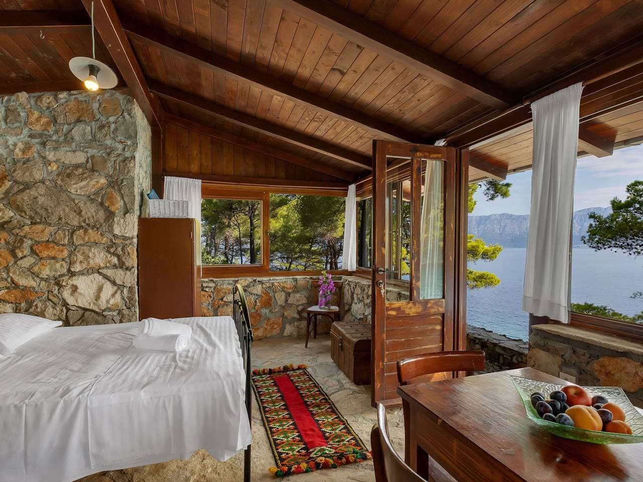 Foto 9 von 37: Haus in Općina Sućuraj mit Grill und Terrasse