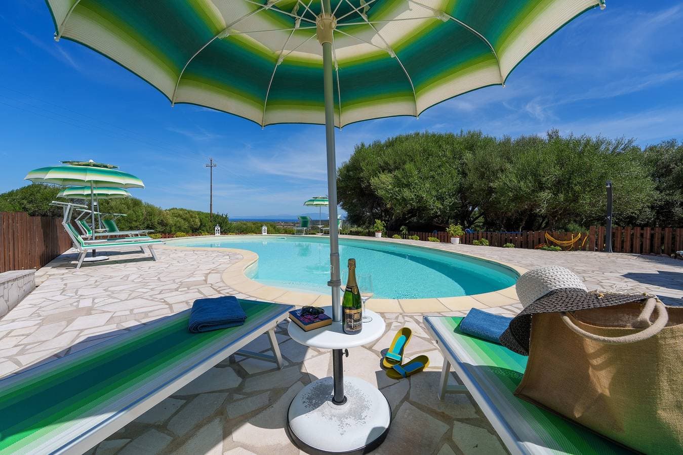 Casa Ginepro piscina e vista mare 1