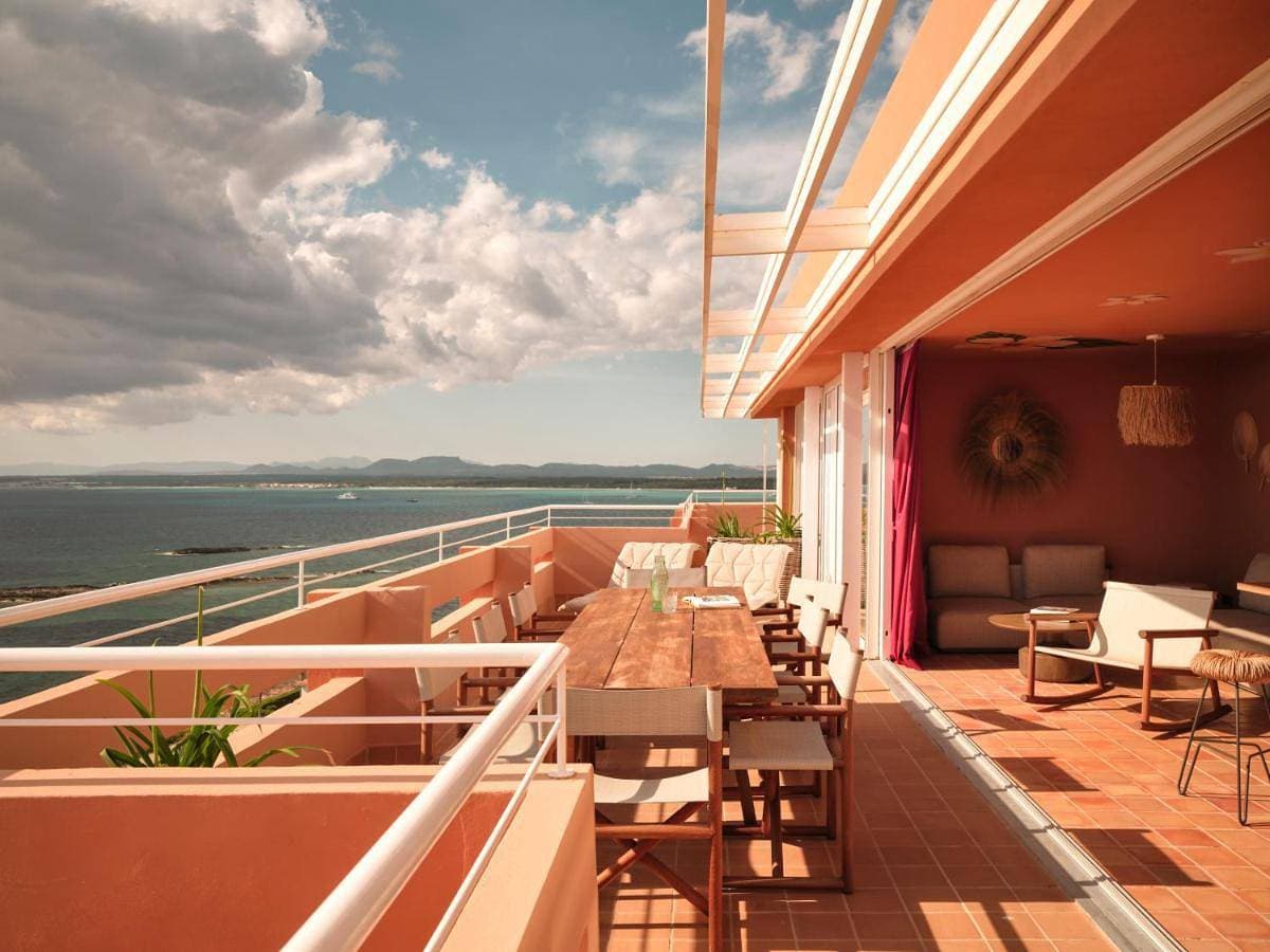 Foto 3 von 12: Double Room with Balcony