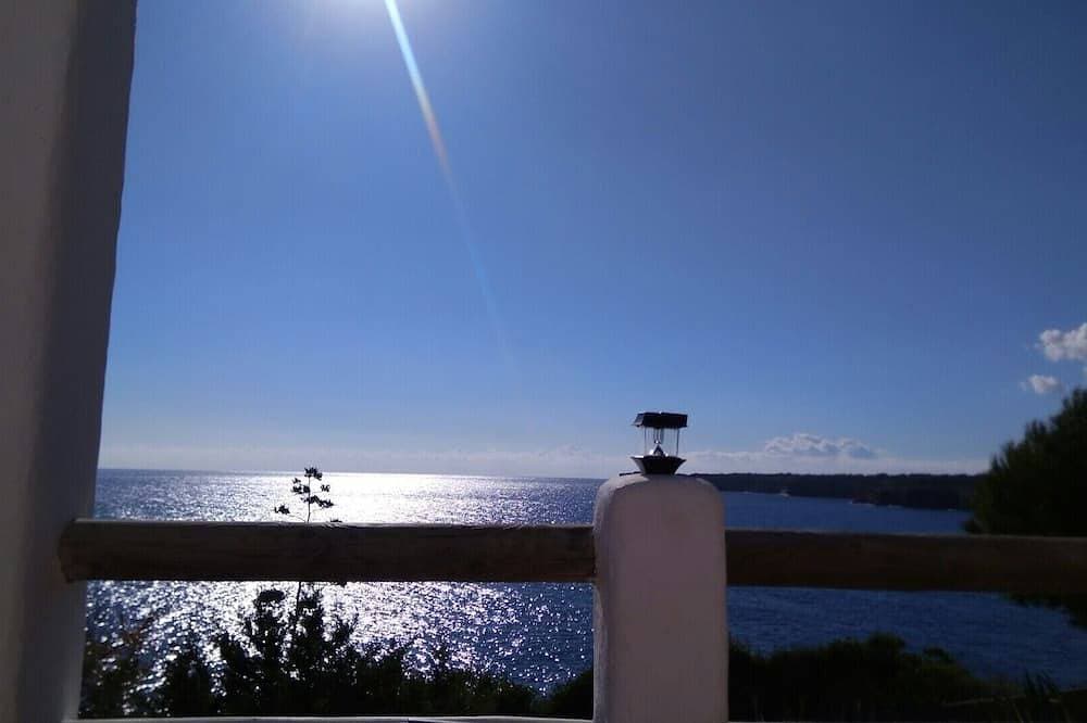 Character house, great sea views.... the sea at your feet. 1