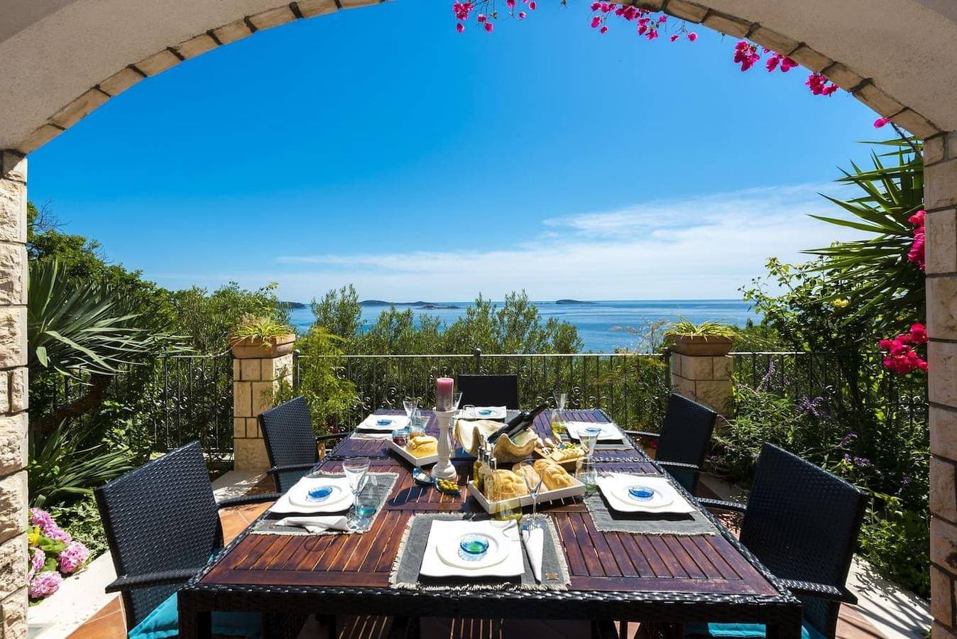 Foto 13 von 50: Villa für 10 Personen mit Balkon