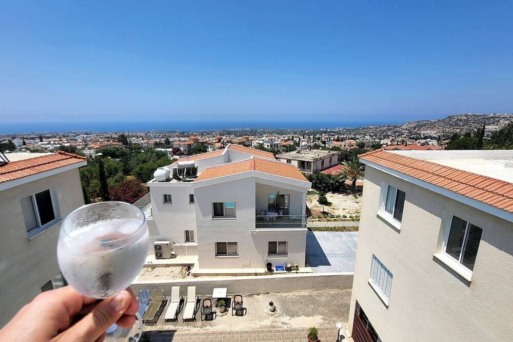 Calm Seaview Nest in Peyia - Unwind, Relax & Enjoy Stunning SeaView of Coral Bay 1