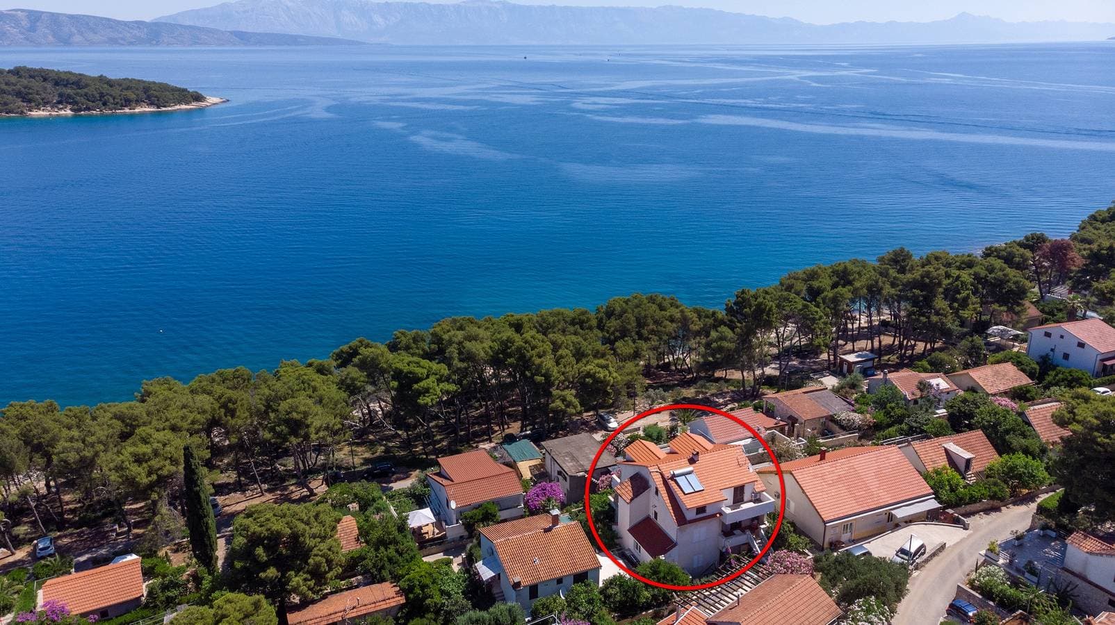 Foto 2 von 32: 1-Zimmer-Ferienwohnung mit Terrasse und Meerblick Jelsa, Hvar A-4017-a