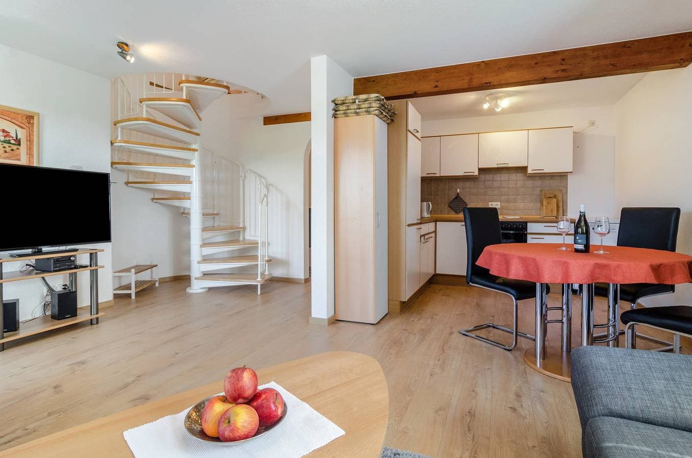 Foto 9 von 28: Ferienwohnung 1 mit Gemeinschaftsgarten, Balkon und WLAN