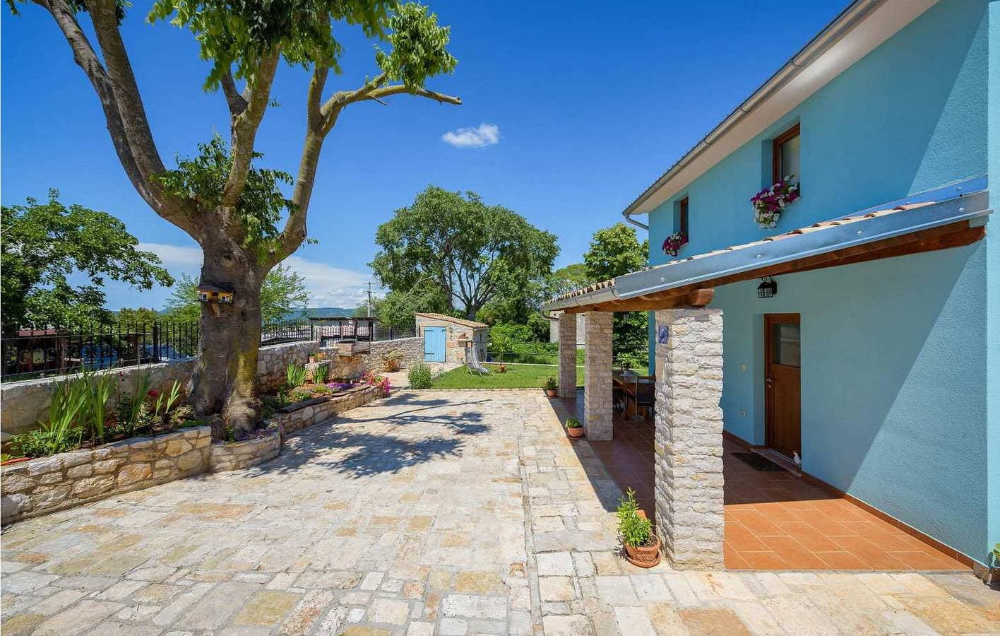 Foto 11 von 38: Gemütliche 2-Zimmer-Wohnung mit Terrasse, WLAN und Parkplatz in der Nähe des Stadtzentrums