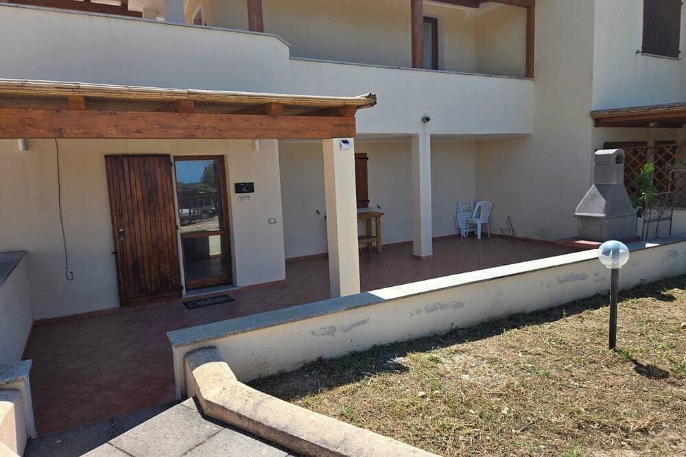 Foto 12 von 30: Newly Fitted Out 2 Bed Apartment, 1km from Beach, Sleeping up to 5