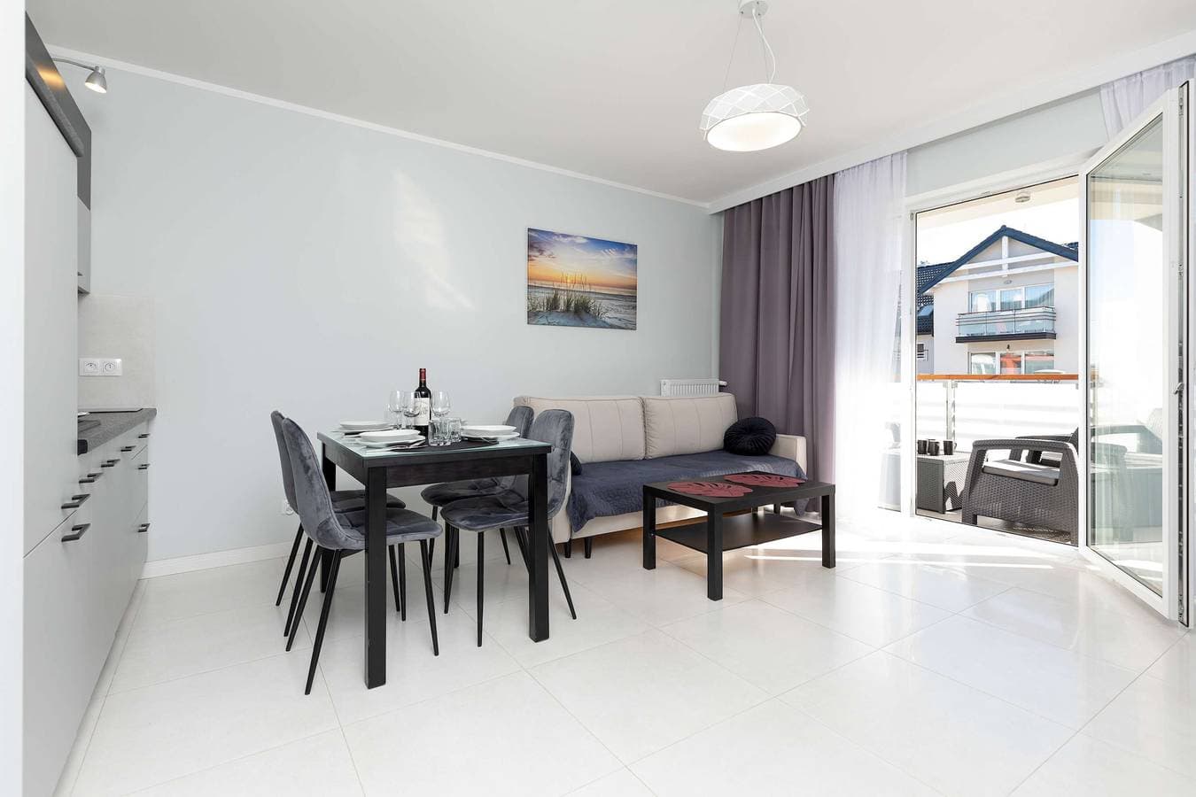 Foto 6 von 26: Spacious Apartment | Balcony | Private Parking