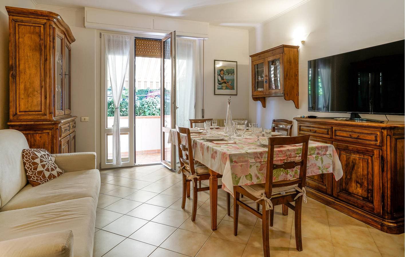 Foto 4 von 21: Gemütliche Gartenwohnung mit Parkplatz, WiFi, AC in der Nähe von Fluss und Restaurant