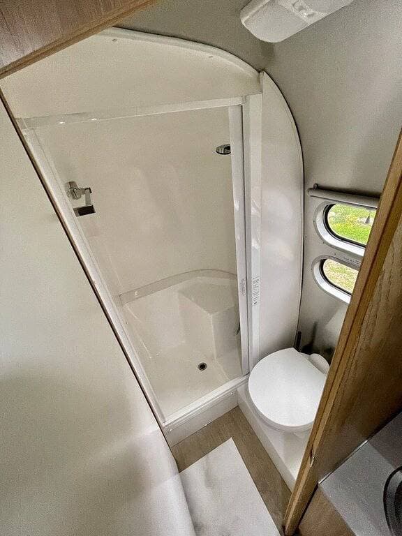 Foto 11 von 30: Iconic Airstream Retreat w/ Hot Tub