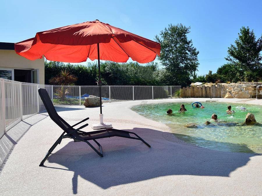 Foto 10 von 60: Camping Les Peupliers - Mobilheim 2 personen - Studio 20m² - 1 Zimmer 1 Doppelbett