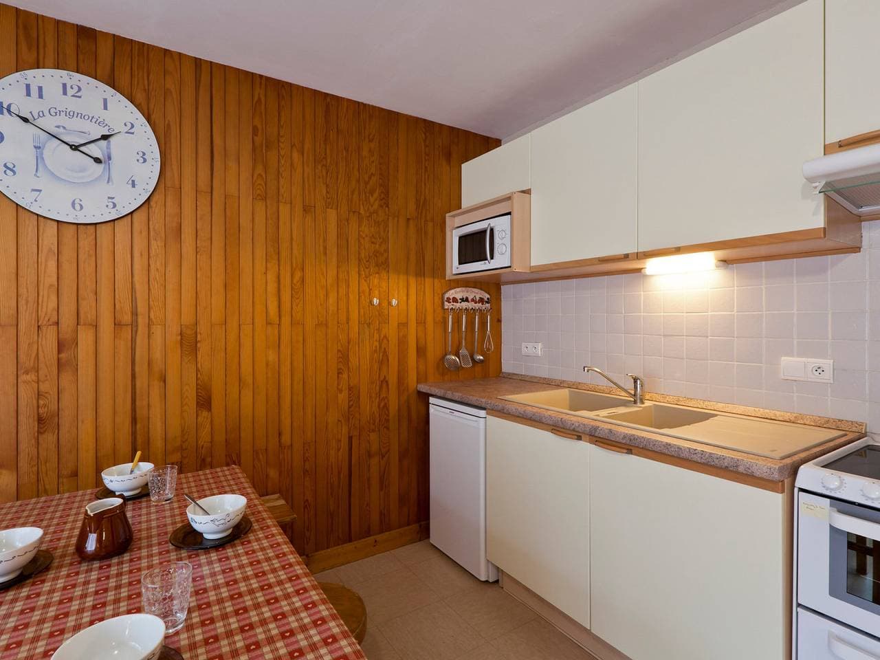 Foto 10 von 23: Studio für 5, Zentrum, Südbalkon, Aufzug - Brides-les-Bains