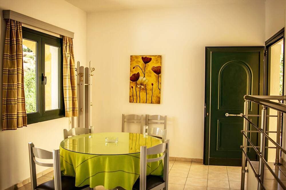 Foto 10 von 19: Villas Nine Muses - Villa Clio - Villa mit 3 Schlafzimmern