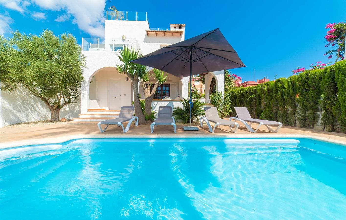 Foto 6 von 46: Rückzugsort mit Meerblick, Pool und Grill, 2 km zum Strand und in der Nähe von Restaurants