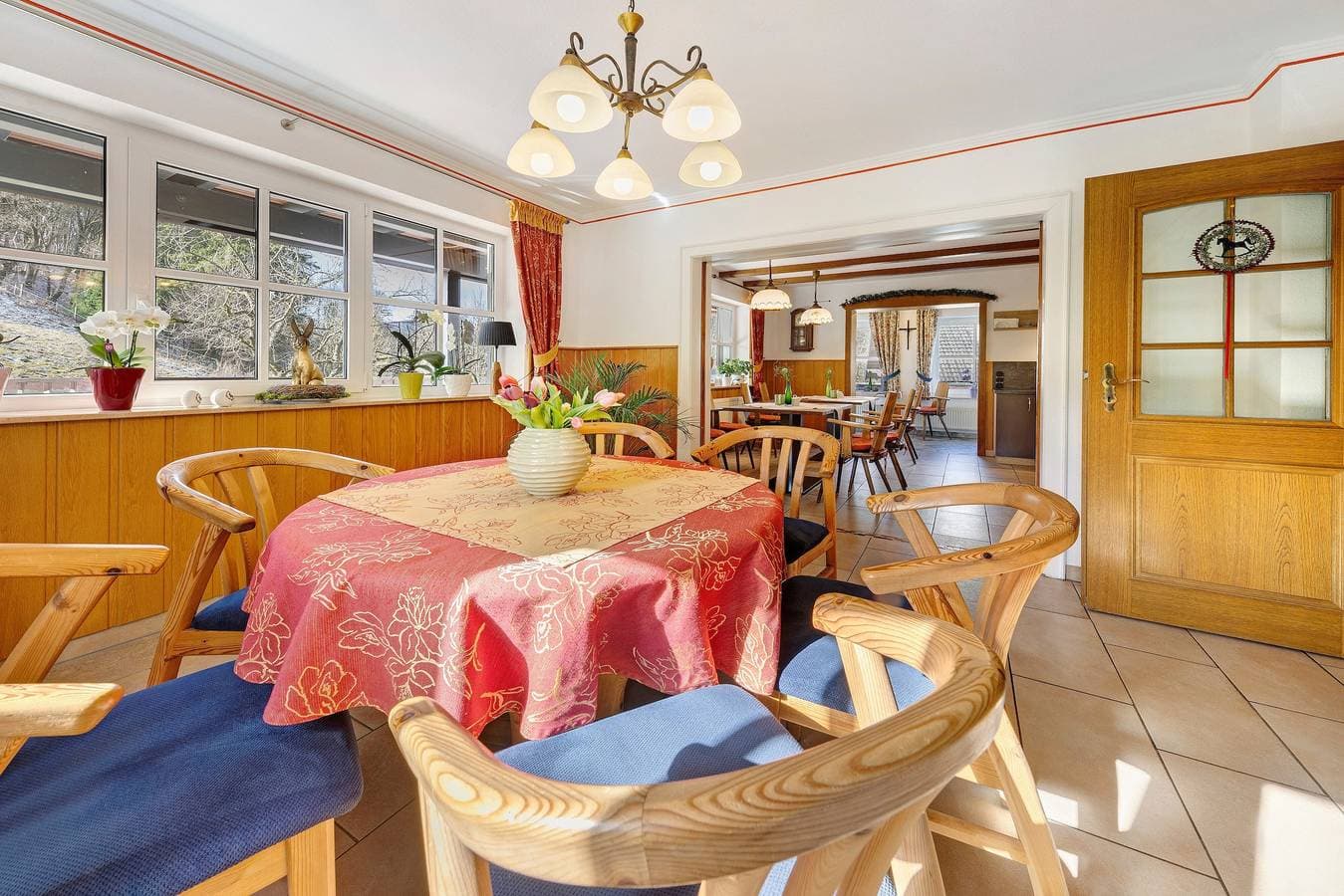 Foto 8 von 27: Lauras Landhauspension - Familienzimmer (Doppelzimmer mit anliegendem Kinderzimmer)