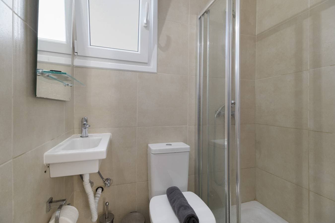 Foto 8 von 19: Zimmer 'M5 Room' mit Gemeinschaftspool, WLAN und Klimaanlage