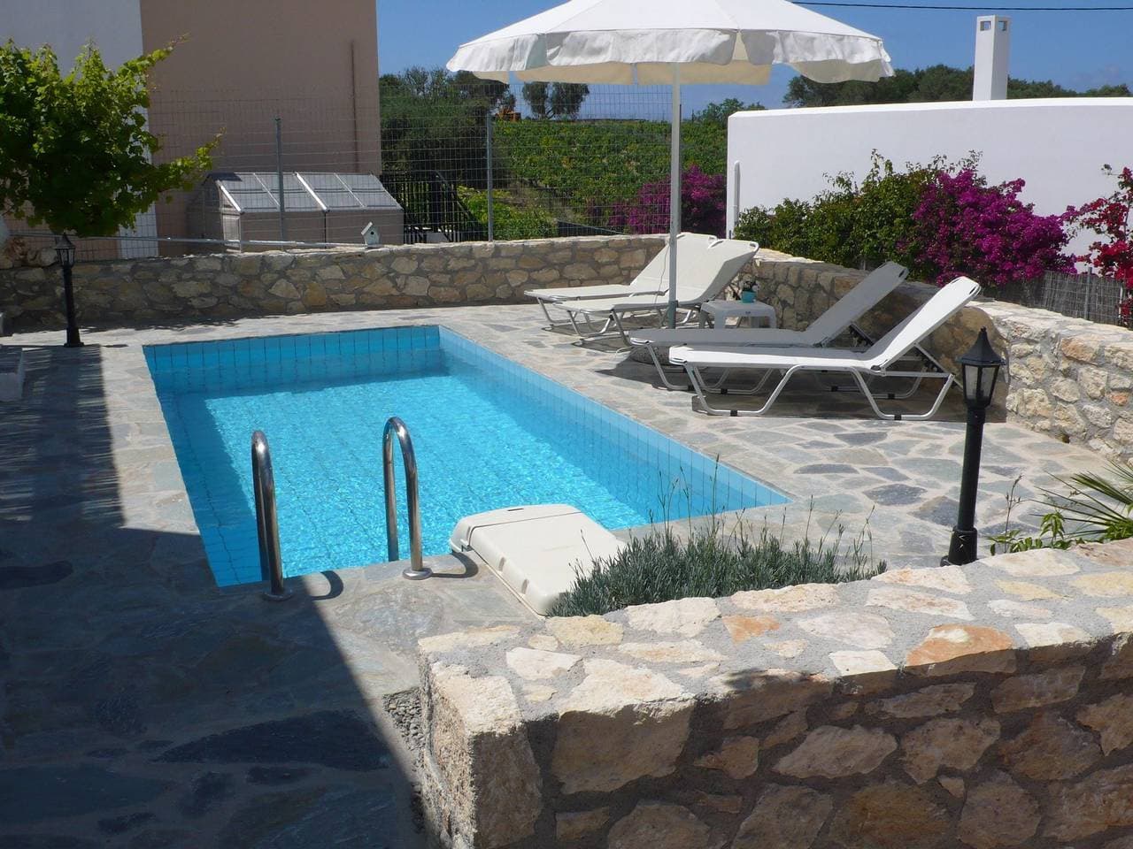 Foto 4 von 39: Villa in Loutra mit Meerblick und Pool