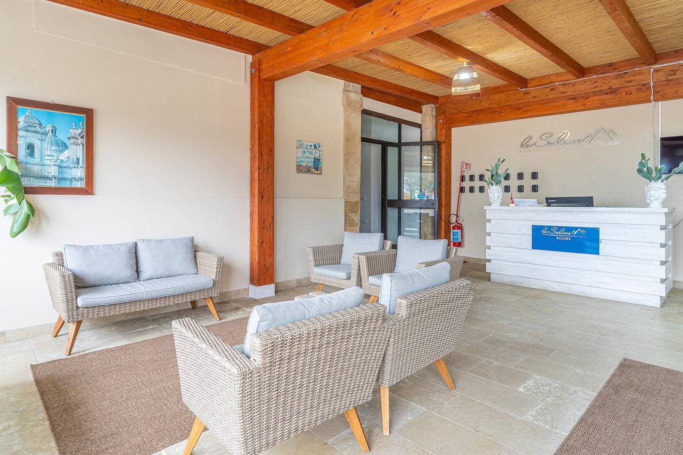 Foto 5 von 42: Zimmer 110 im 'Le Saline Rooms Marzamemi' mit WLAN und Klimaanlage