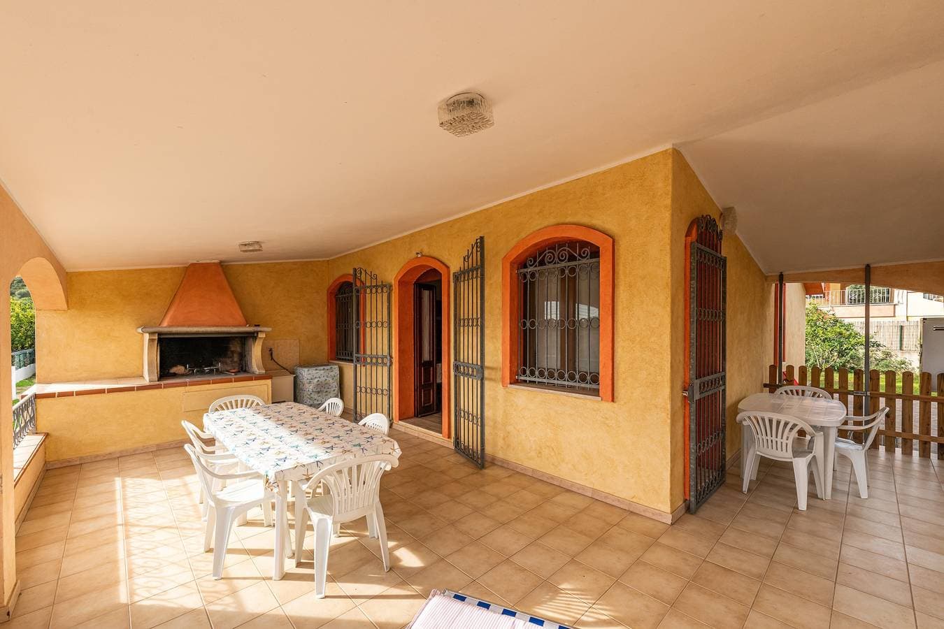 Foto 5 von 29: Ferienhaus "Casa Vacanze dei Pini" mit Terrasse und Gemeinschaftsgarten