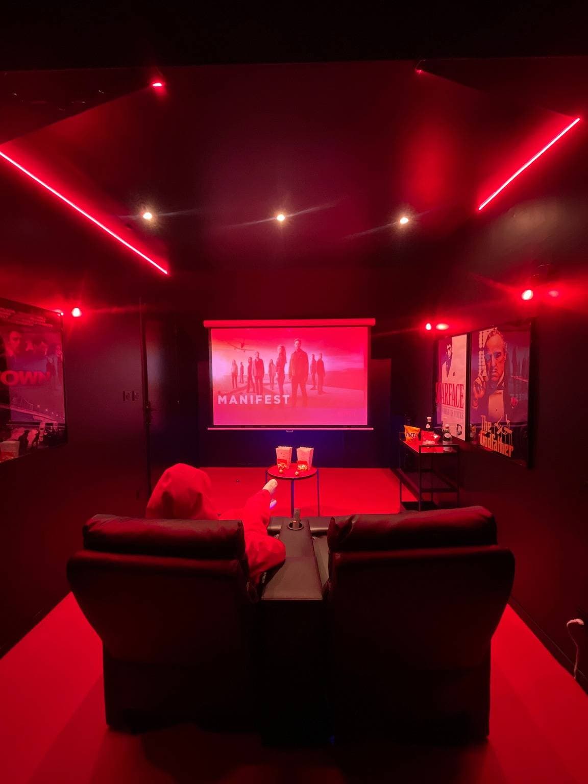 Suite cinéma et jacuzzi privé 1