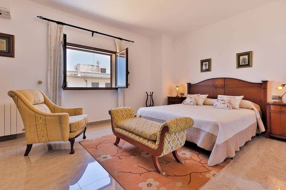 Foto 6 von 30: Ferienhaus Vidal für 8 Personen, privater Pool Garten in Portopetro, Klima, Wifi