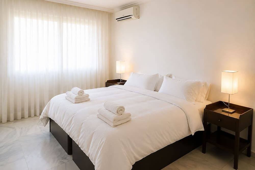 Foto 2 von 30: Penthouse in Estepona mit zwei Schlafzimmern und einem Badezimmer
