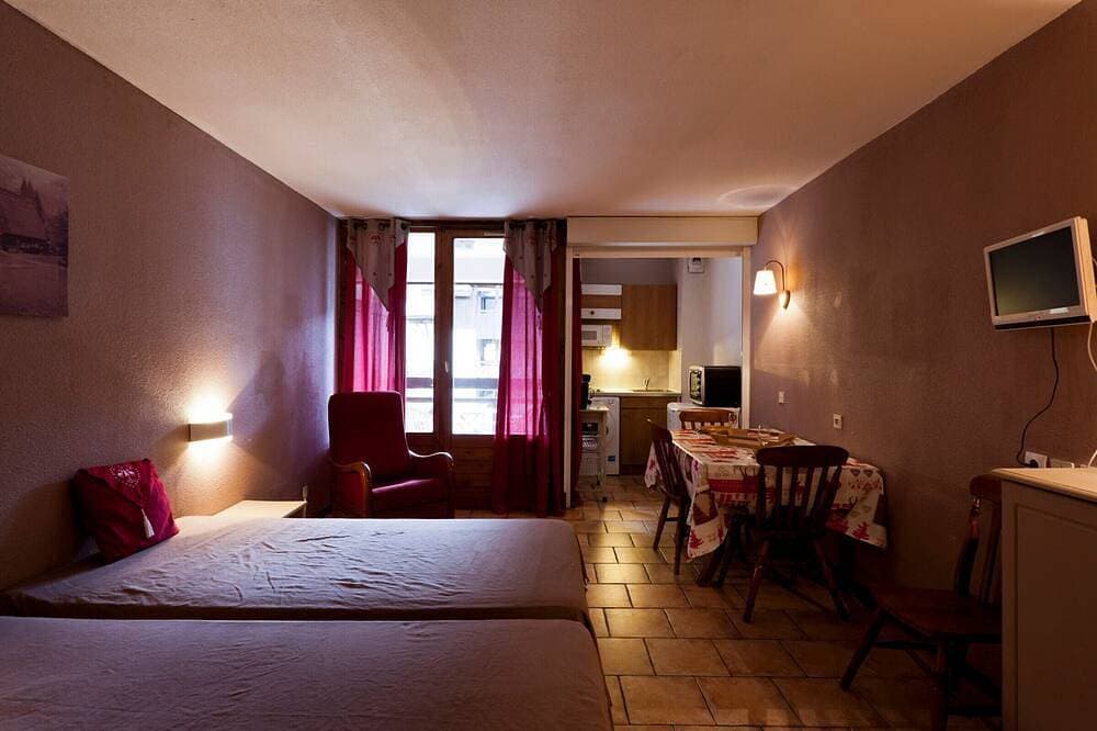 Foto 7 von 18: Studio 4 Pers, geräumiger Balkon, WIFI, Parkplatz, Haustiere erlaubt