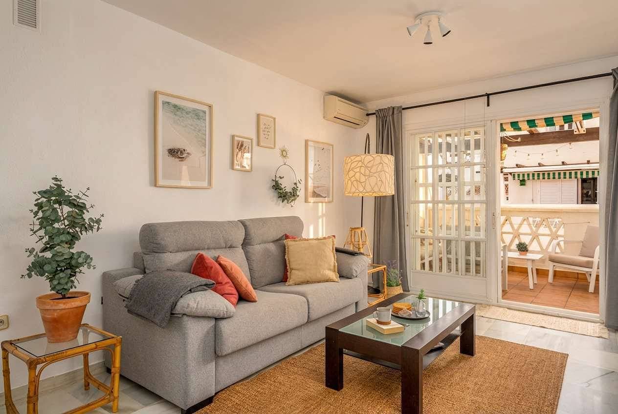 Foto 5 von 30: Beachfront Apartment w/ Pool & Golf Access - La Duquesa