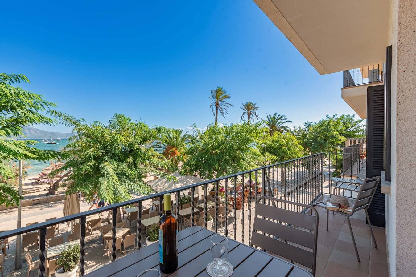 Vora Mar Beachfront Apartment 1