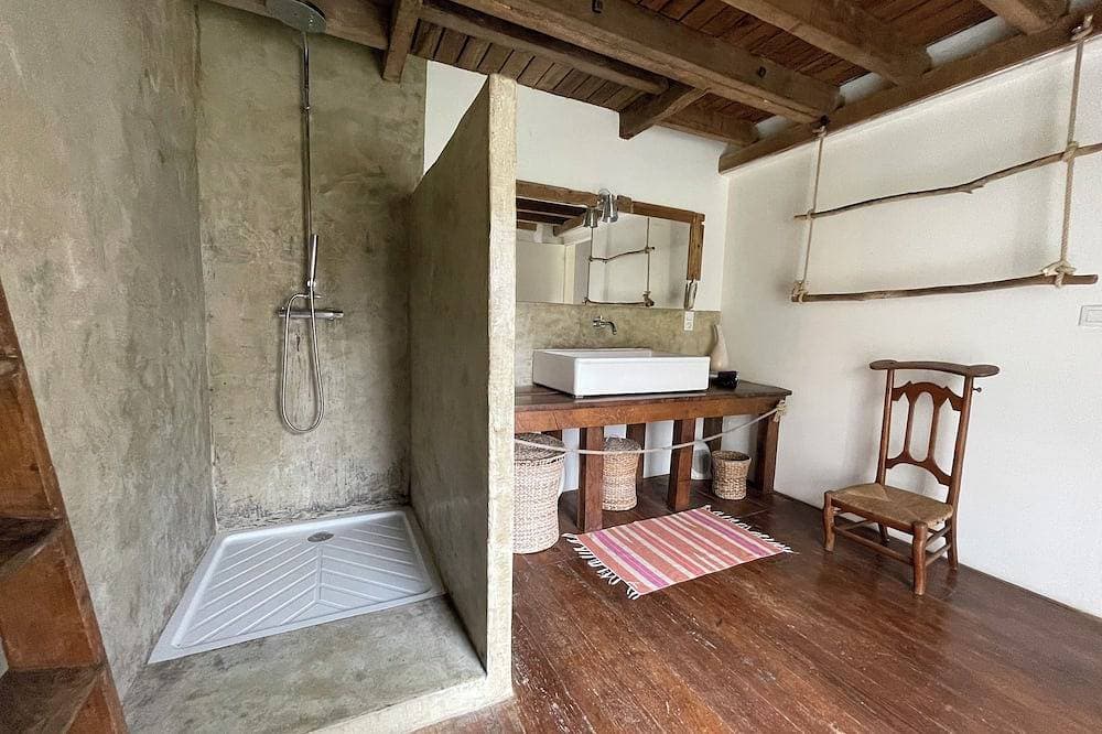 Foto 9 von 29: La Grange: Between sea and mountains, spacious gîte with private pool.