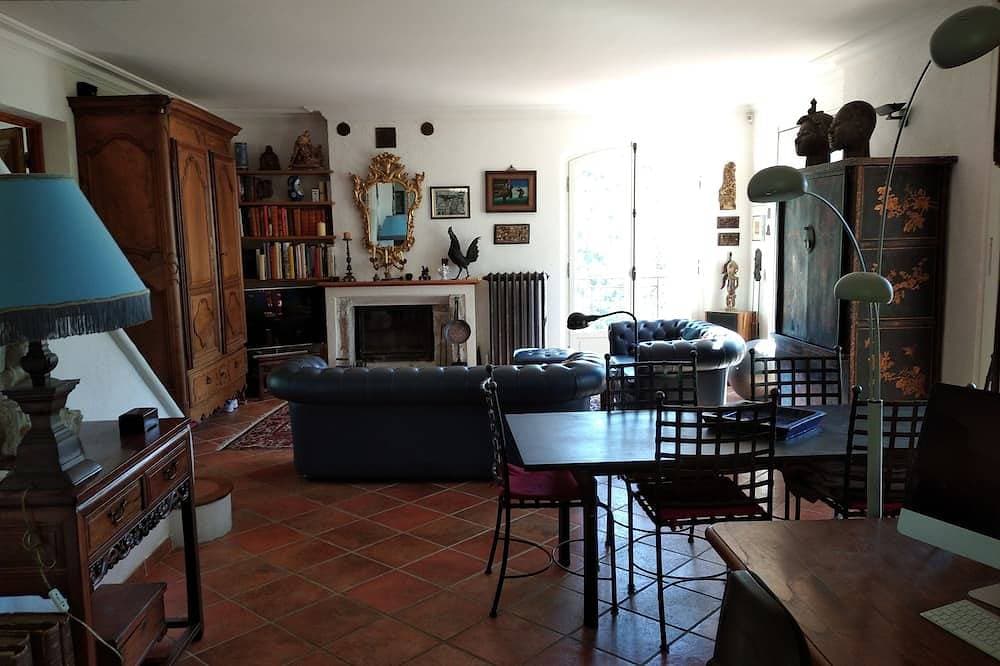 Foto 8 von 30: Charming Villa, 15 km from NiCE Moyenne Montagne With View And Swimming Pool