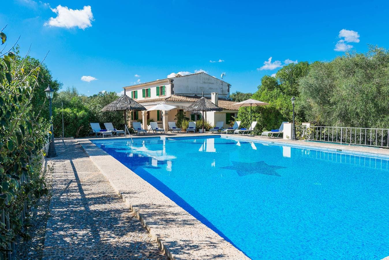 Foto 2 von 38: Villa "Son Perxa" mit Pool und Garten