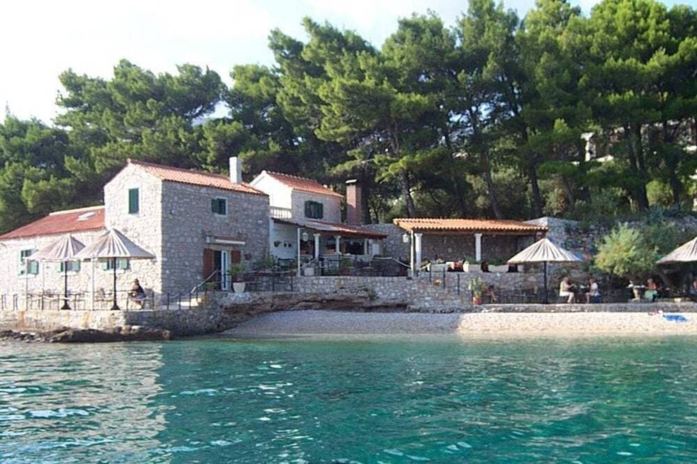 Foto 9 von 28: The apartment is located on the first floor of our house, 50 meters from the sea
