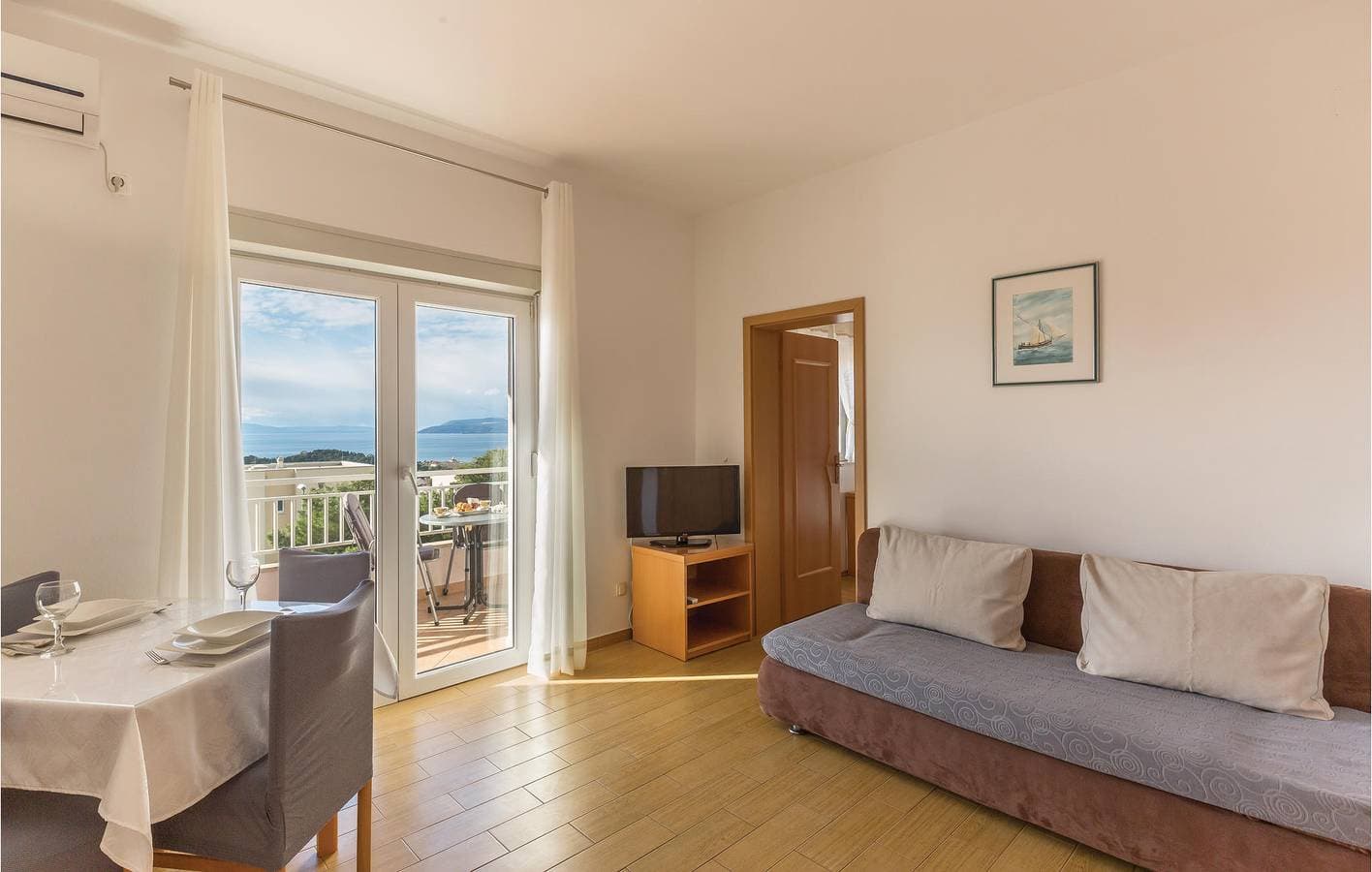 Foto 3 von 18: Modernes Apartment mit Terrasse, 800 m vom Zentrum von Makarska und 700 m von der Küste entfernt