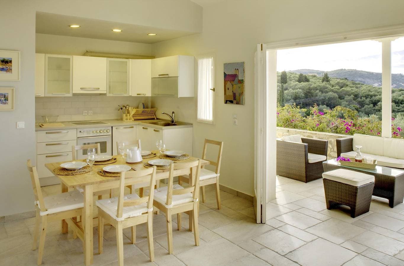Foto 7 von 32: Beautiful Family Villa with Sea Views & Shaded Terraces near Beach