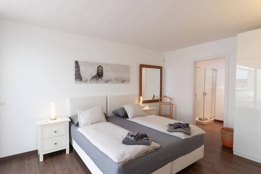 Foto 5 von 22: Luxury Villa in Guatiza-3 Bedrooms-5 Pax-Heated pool-Wi-Fi-Sea view-Chill out