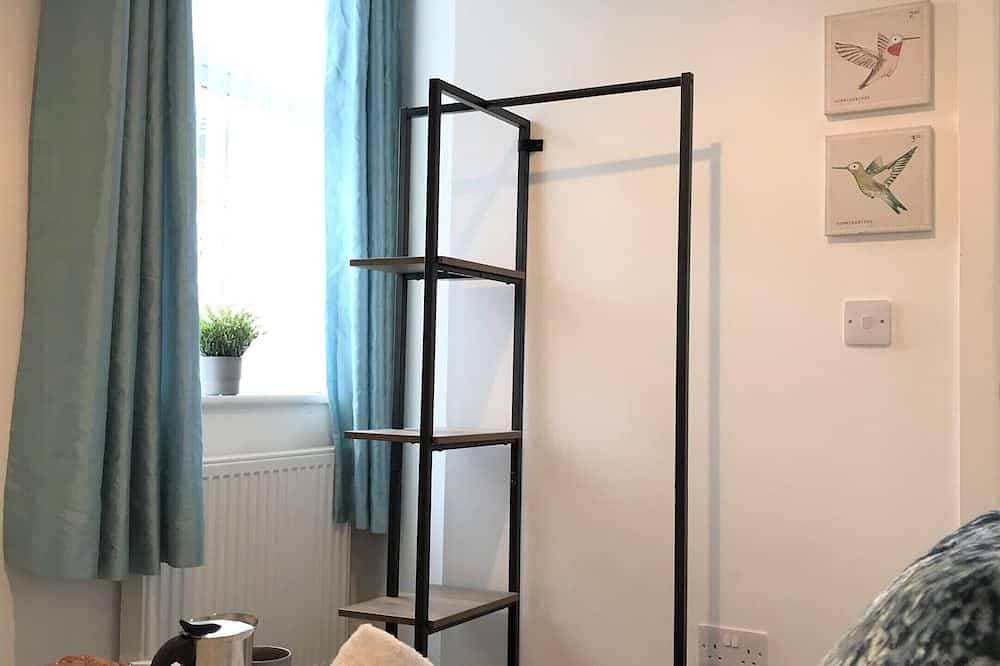 Foto 4 von 28: Apartment-Komfort-Eigenes Badezimmer-Strassenblick